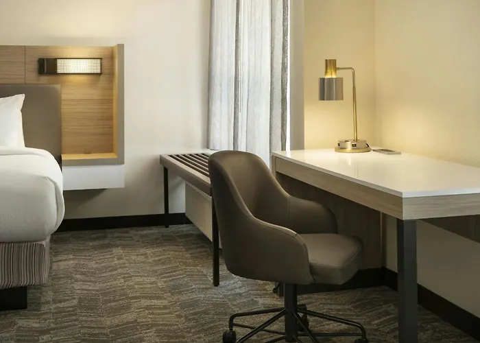 Springhill Worth Hotel